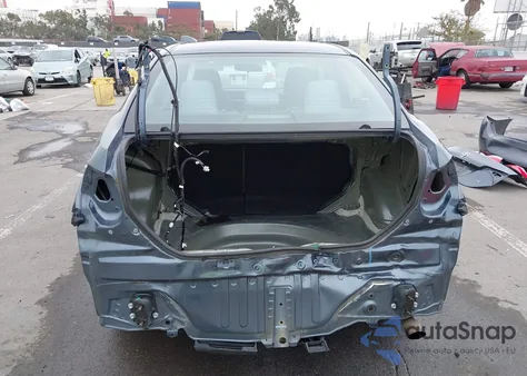 2015 Toyota Corolla Le z USA, uszkodzony, nr VIN 2T1BURHE3FC468305